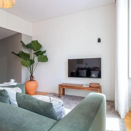 Apartment Mouzinho Da Silveira 215 By Lovelystay