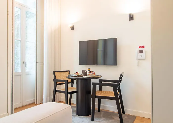 Apartment Mouzinho Da Silveira 215 By Lovelystay Porto