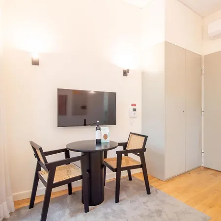 Mouzinho Da Silveira 215 By Lovelystay Πόρτο