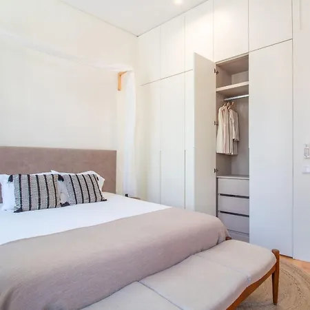 Διαμέρισμα Mouzinho Da Silveira 215 By Lovelystay