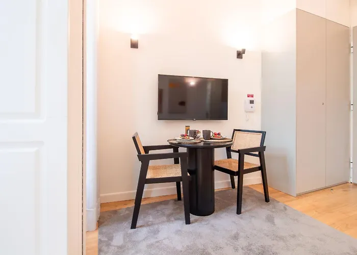 Mouzinho Da Silveira 215 By Lovelystay *