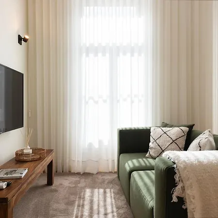 Apartment Mouzinho Da Silveira 215 By Lovelystay Porto