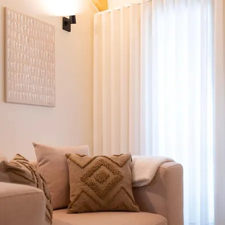 Apartment Mouzinho Da Silveira 215 By Lovelystay