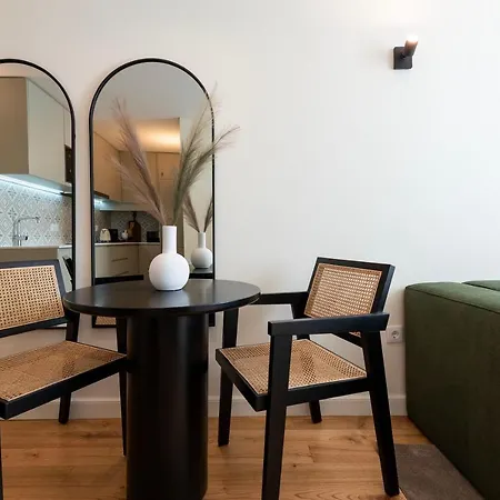 Mouzinho Da Silveira 215 By Lovelystay Apartment