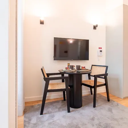 Mouzinho Da Silveira 215 By Lovelystay *