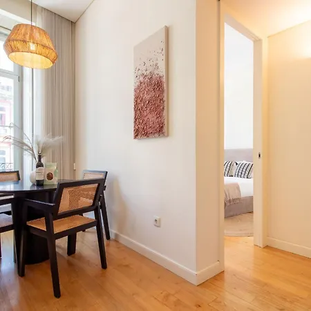 아파트 Mouzinho Da Silveira 215 By Lovelystay *